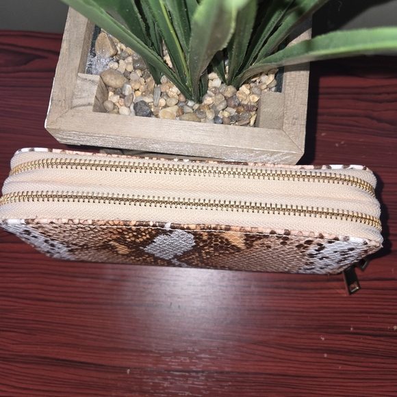 A New Day wallet - Picture 2 of 5